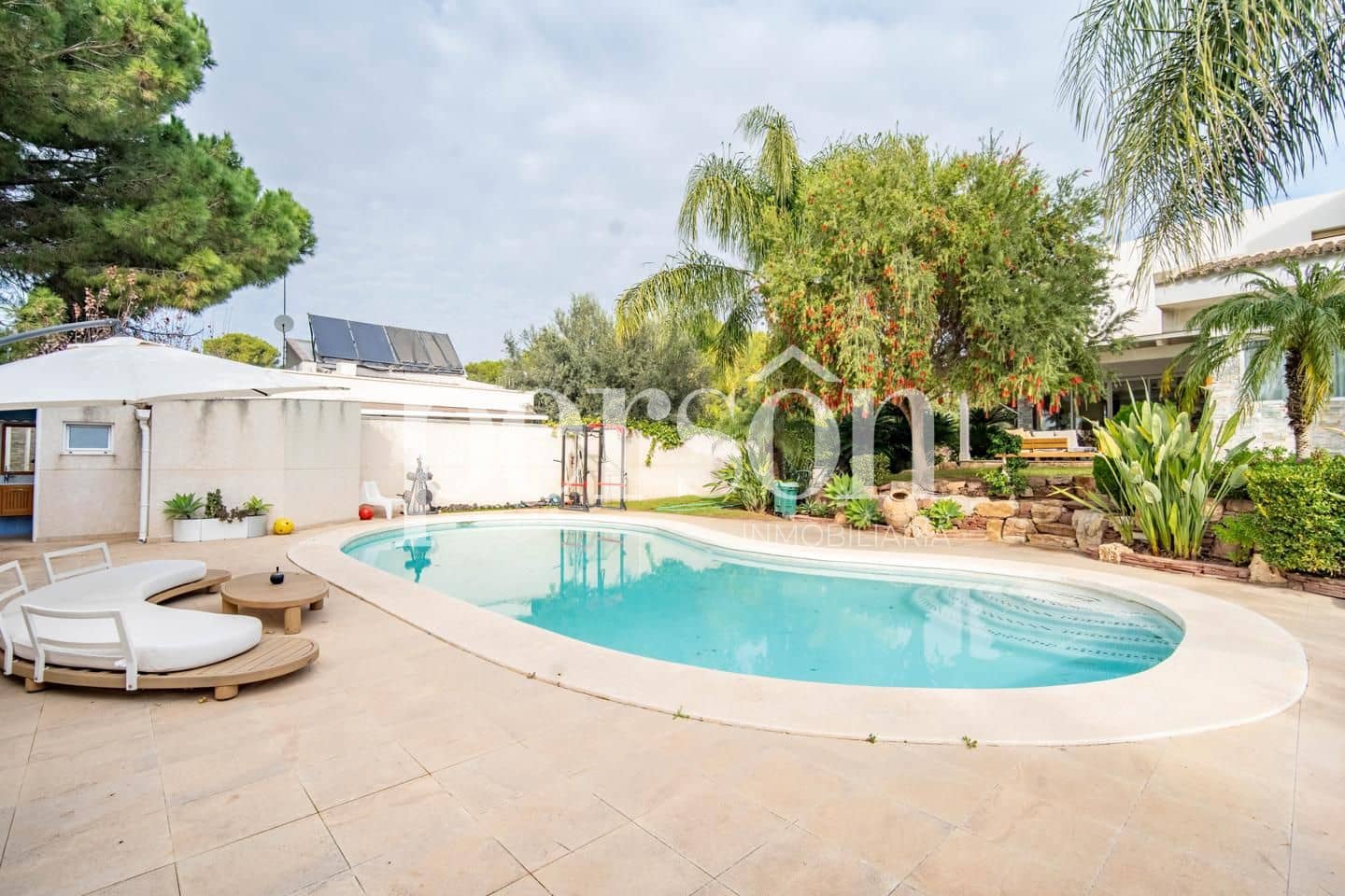 Chalet de 4 habitaciones en Paterna en venta con piscina garaje - 1.750.000 € (Ref: 9467626)