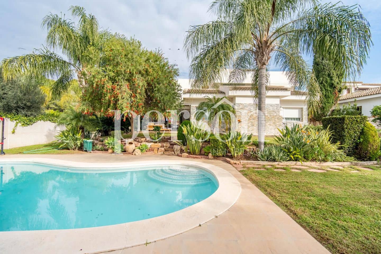 Chalet de 4 habitaciones en Paterna en venta con piscina garaje - 1.750.000 € (Ref: 9467626)