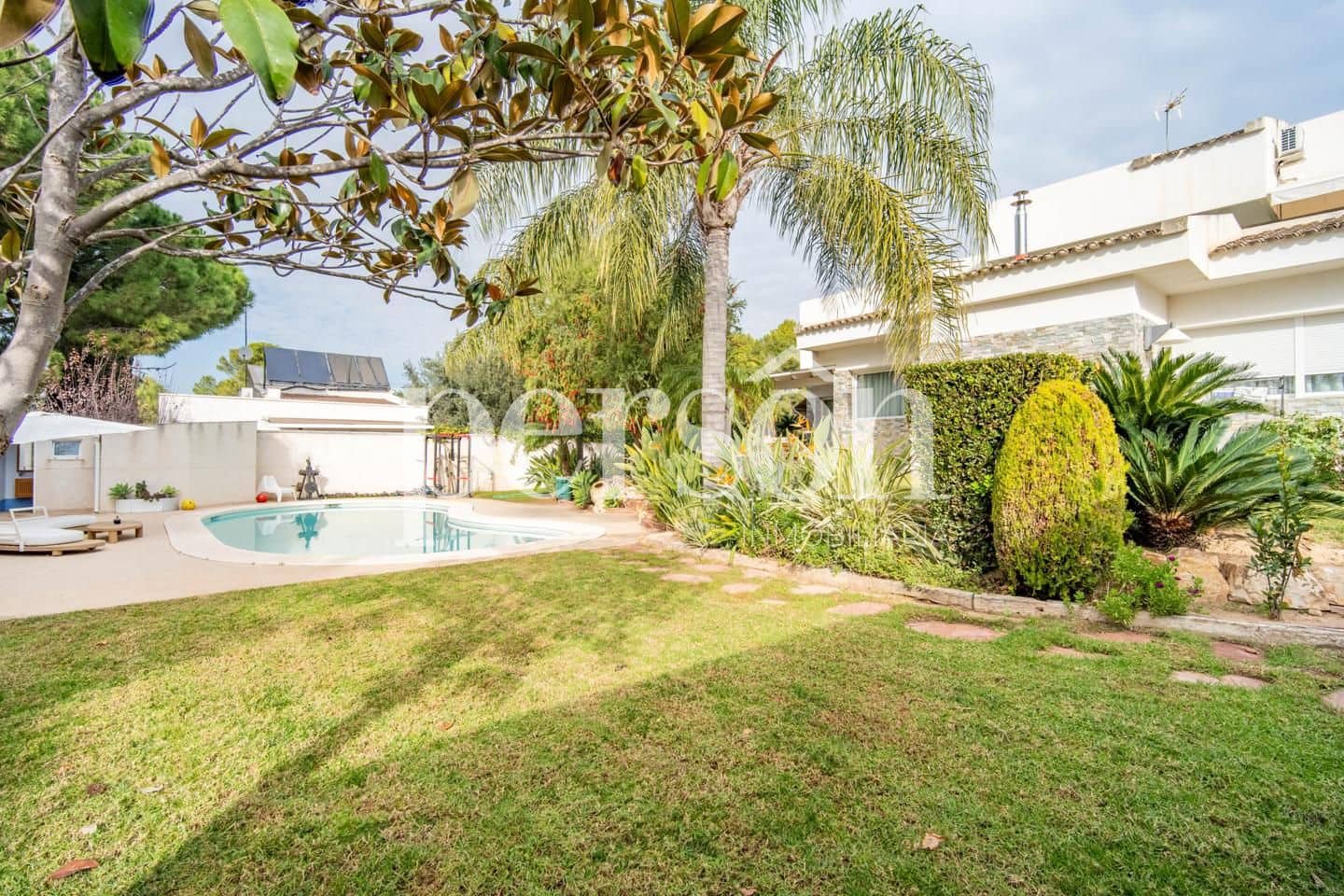 Chalet de 4 habitaciones en Paterna en venta con piscina garaje - 1.750.000 € (Ref: 9467626)