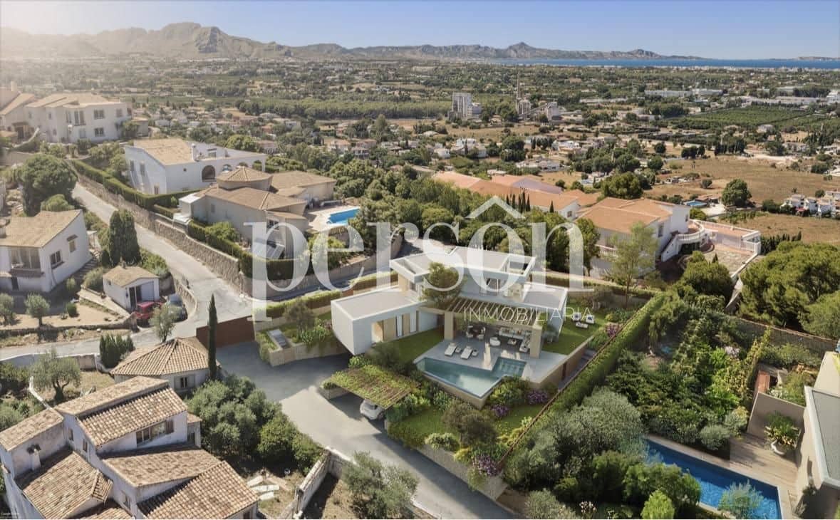 3 bedroom Villa for sale in Denia with garage - € 1,640,000 (Ref: 9588282)
