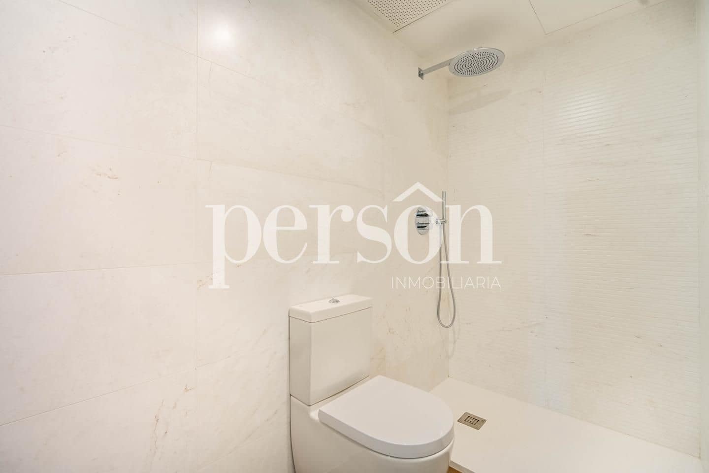 3 bedroom Flat for sale in Valencia city with pool garage - € 730,000 (Ref: 9611884)