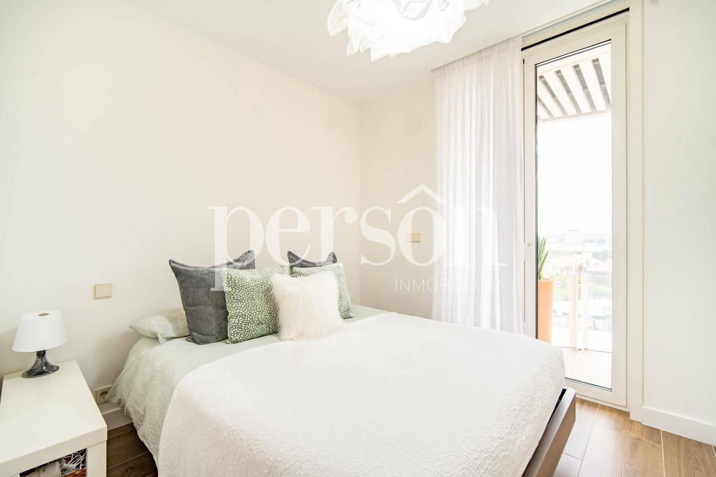 3 bedroom Flat for sale in Valencia city with pool garage - € 730,000 (Ref: 9611884)