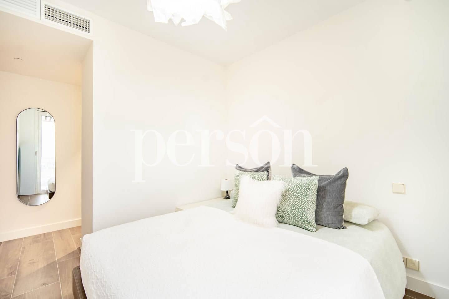 3 bedroom Flat for sale in Valencia city with pool garage - € 730,000 (Ref: 9611884)