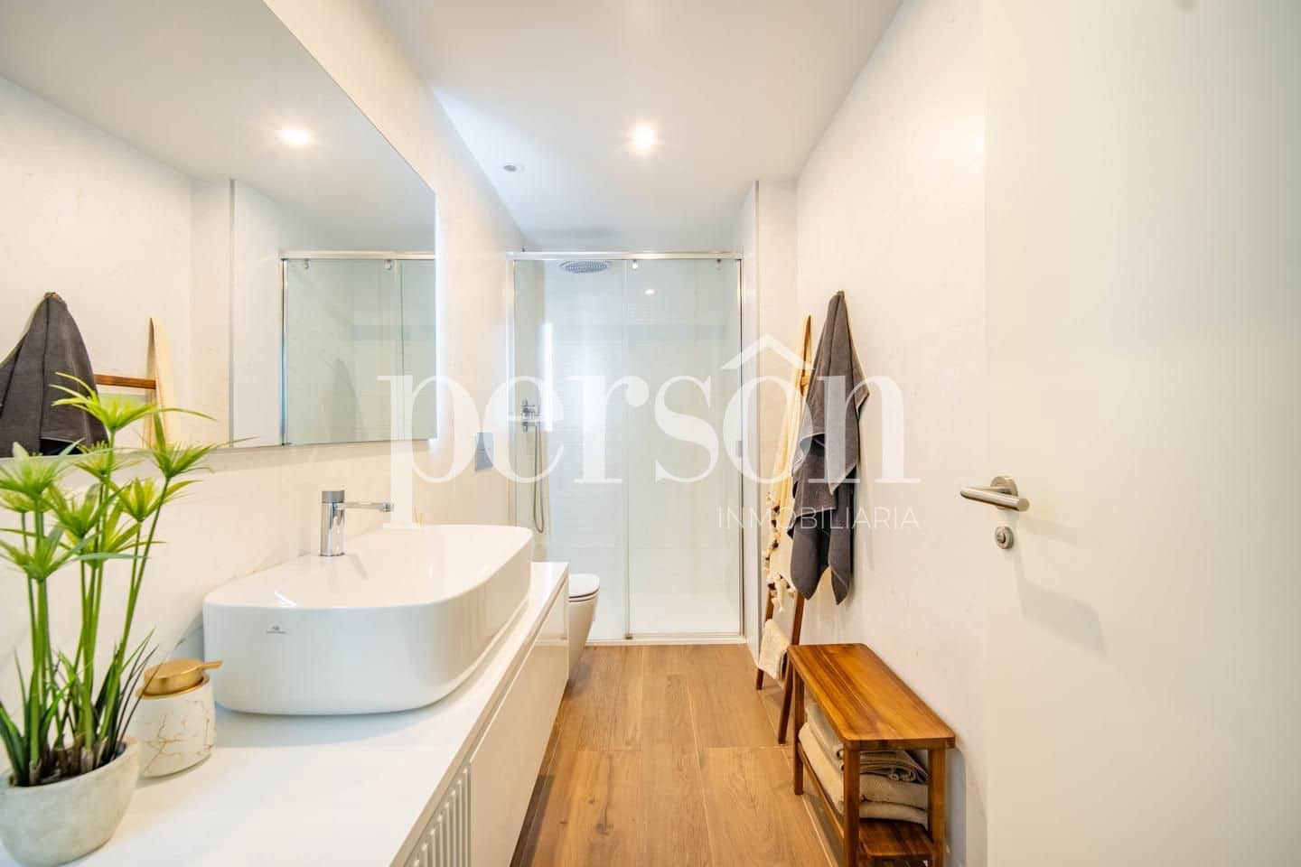 3 bedroom Flat for sale in Valencia city with pool garage - € 730,000 (Ref: 9611884)