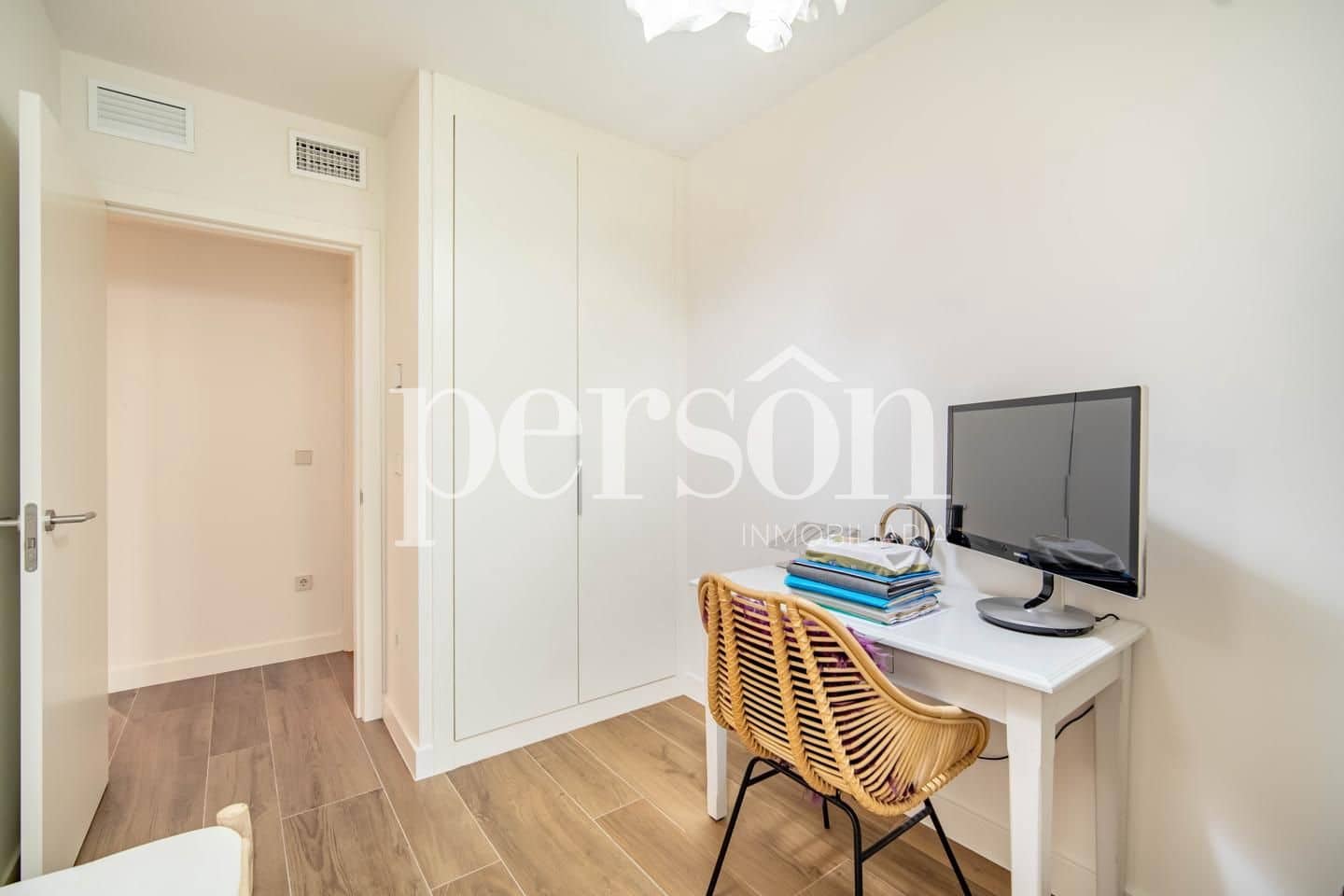 3 bedroom Flat for sale in Valencia city with pool garage - € 730,000 (Ref: 9611884)