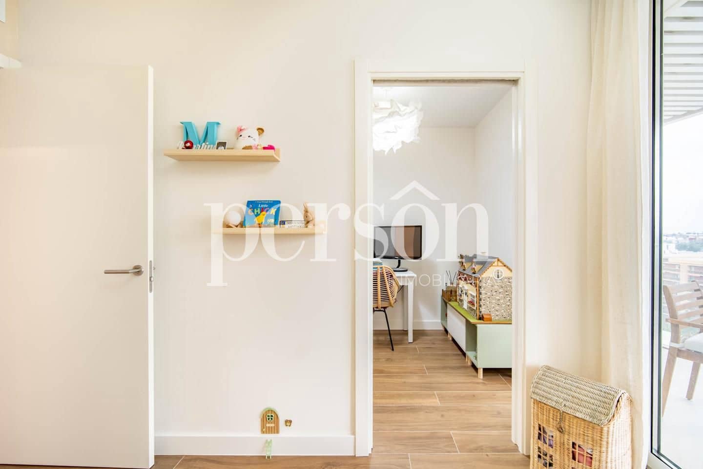 3 bedroom Flat for sale in Valencia city with pool garage - € 730,000 (Ref: 9611884)