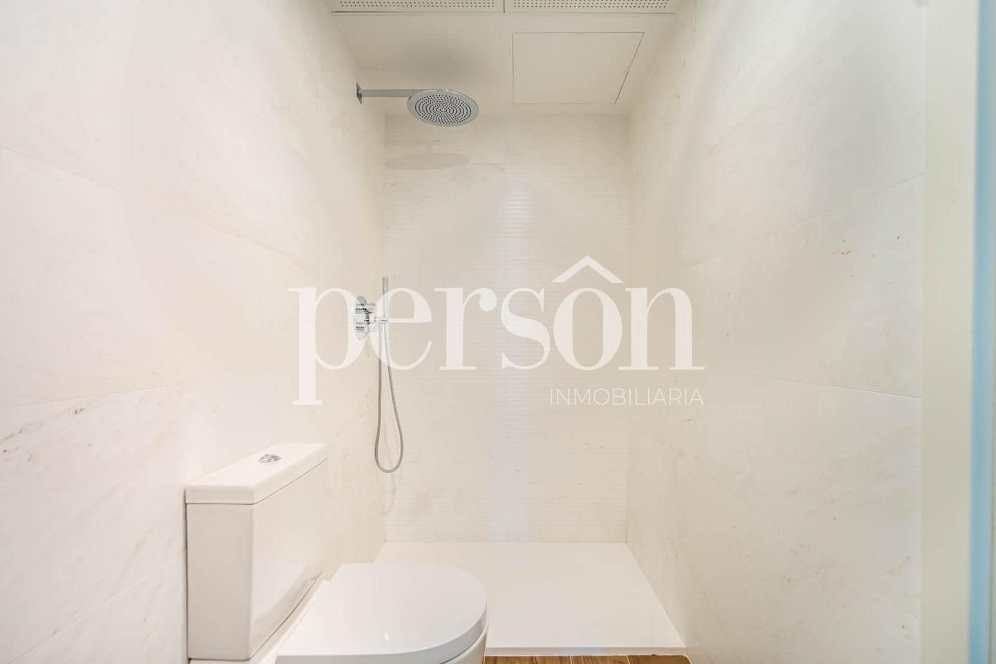 3 bedroom Flat for sale in Valencia city with pool garage - € 730,000 (Ref: 9611884)