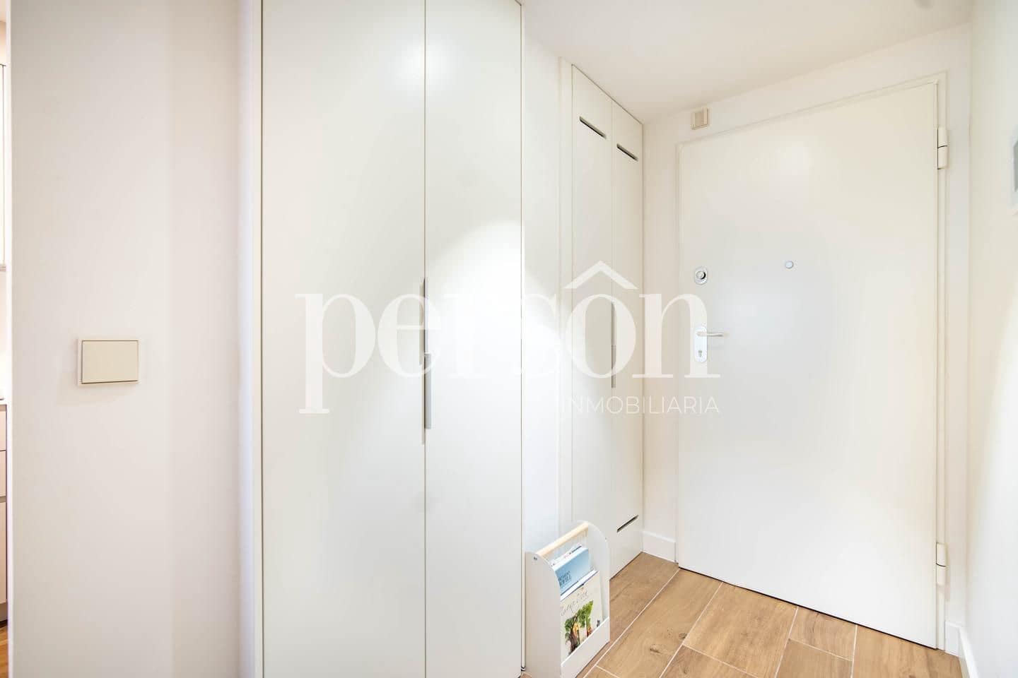 3 bedroom Flat for sale in Valencia city with pool garage - € 730,000 (Ref: 9611884)