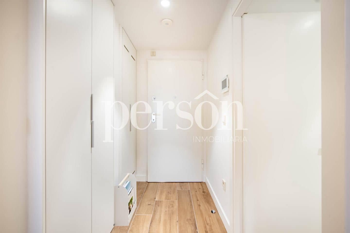 3 bedroom Flat for sale in Valencia city with pool garage - € 730,000 (Ref: 9611884)