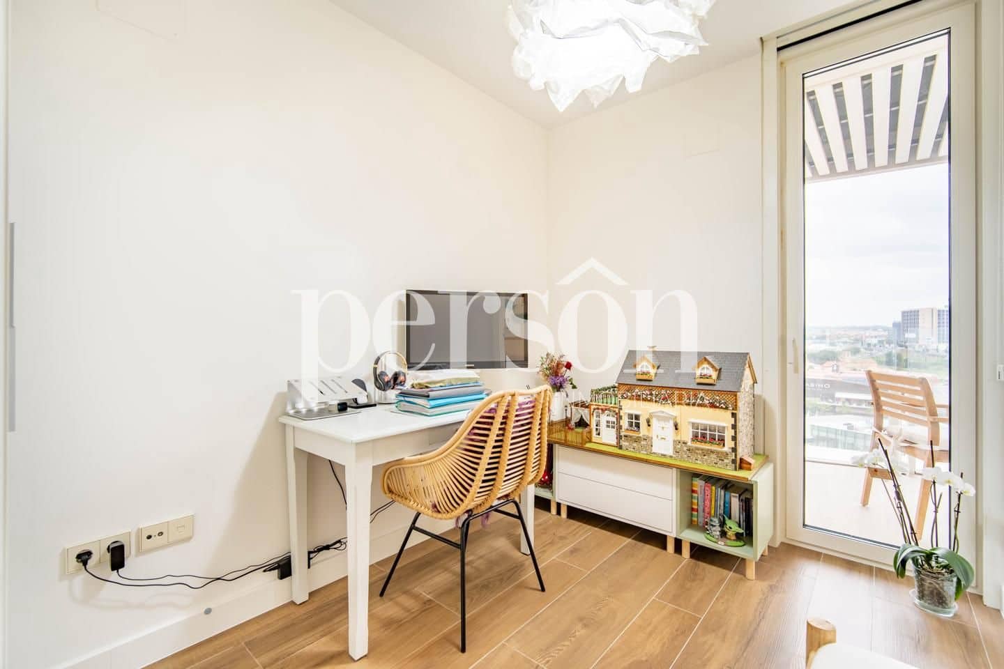 3 bedroom Flat for sale in Valencia city with pool garage - € 730,000 (Ref: 9611884)