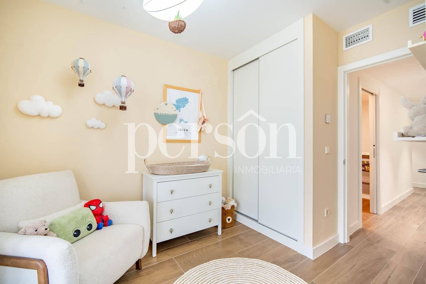 3 bedroom Flat for sale in Valencia city with pool garage - € 730,000 (Ref: 9611884)