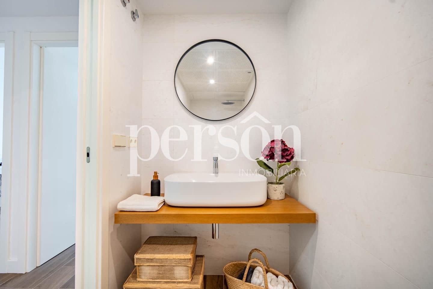 3 bedroom Flat for sale in Valencia city with pool garage - € 730,000 (Ref: 9611884)