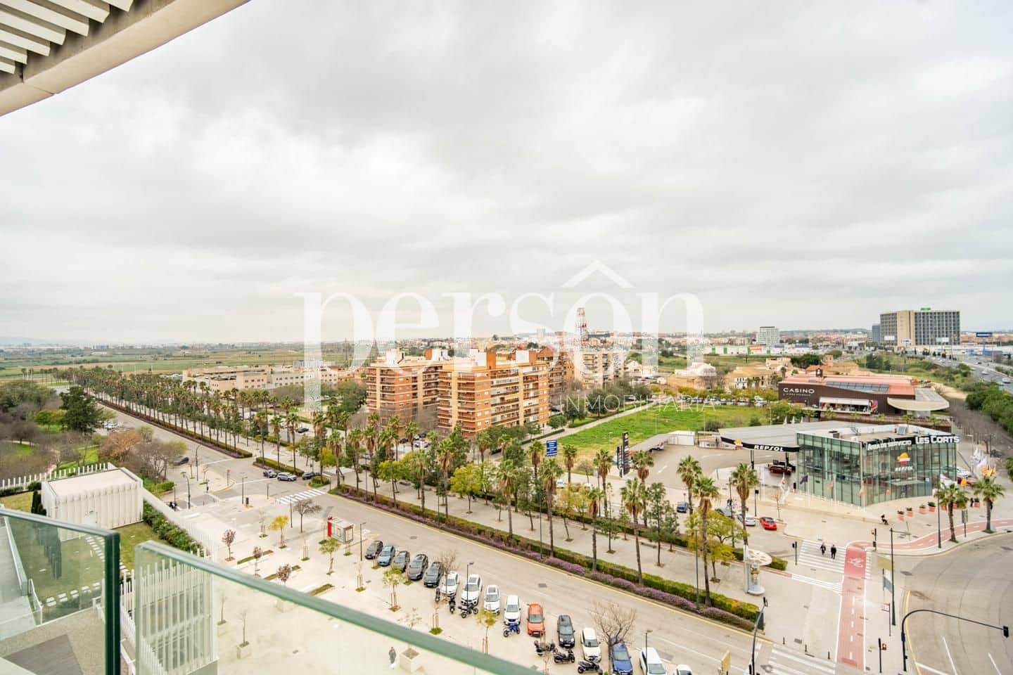 3 bedroom Flat for sale in Valencia city with pool garage - € 730,000 (Ref: 9611884)