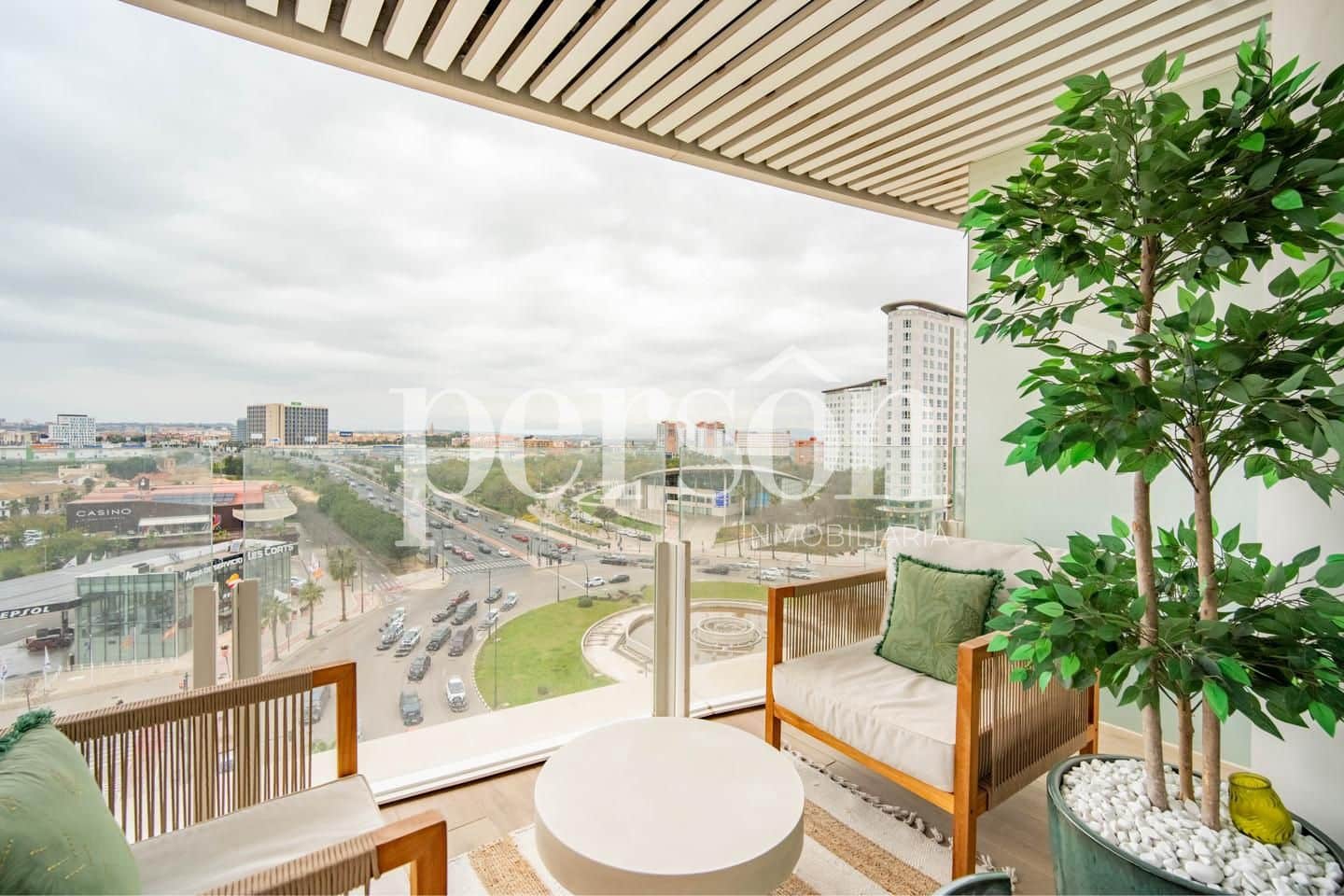 3 bedroom Flat for sale in Valencia city with pool garage - € 730,000 (Ref: 9611884)