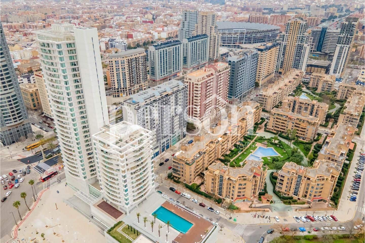 3 bedroom Flat for sale in Valencia city with pool garage - € 730,000 (Ref: 9611884)