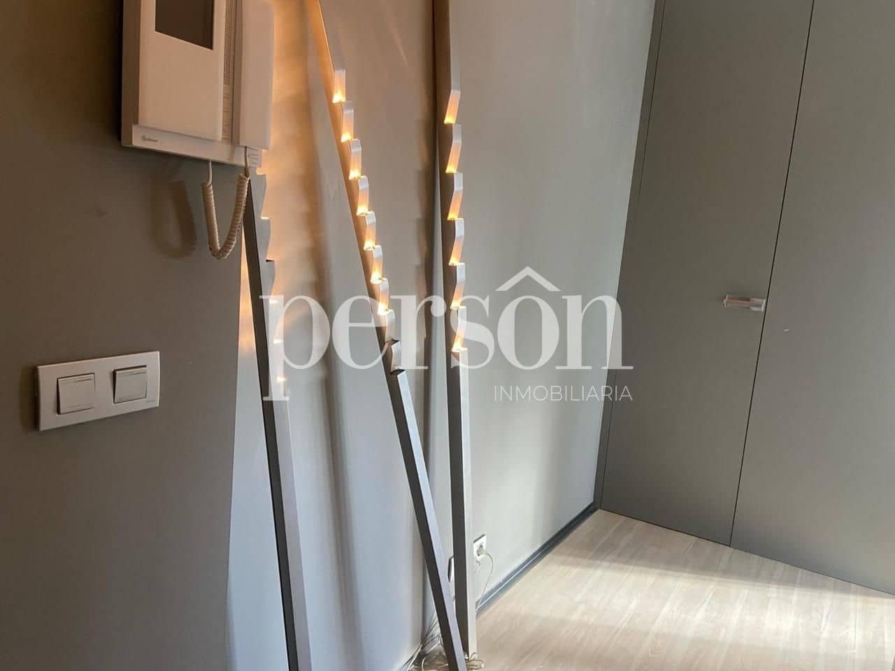 1 quarto Apartamento para arrendar em Valencia cidade com garagem - 2 100 € (Ref: 9819759)