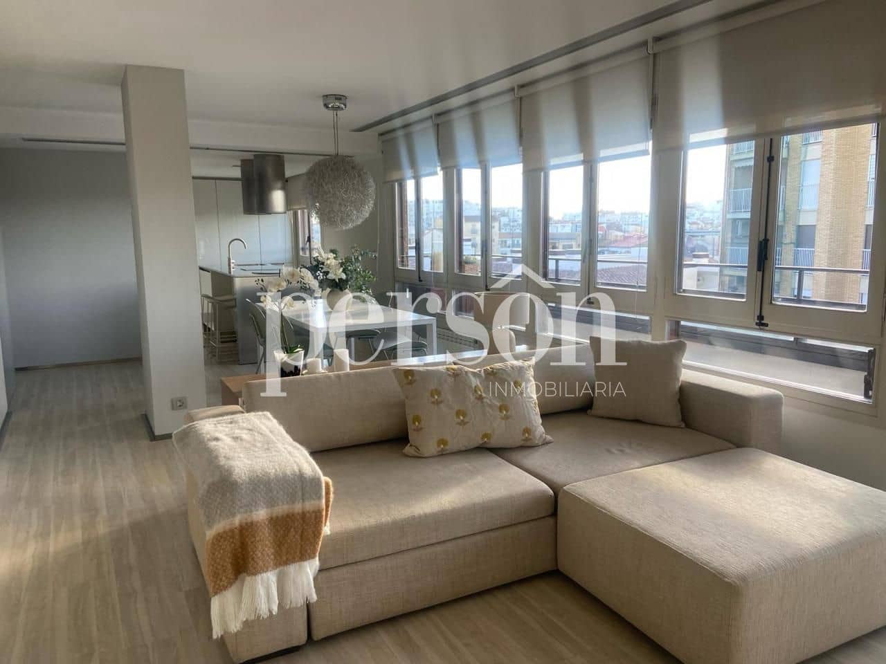 1 quarto Apartamento para arrendar em Valencia cidade com garagem - 2 100 € (Ref: 9819759)