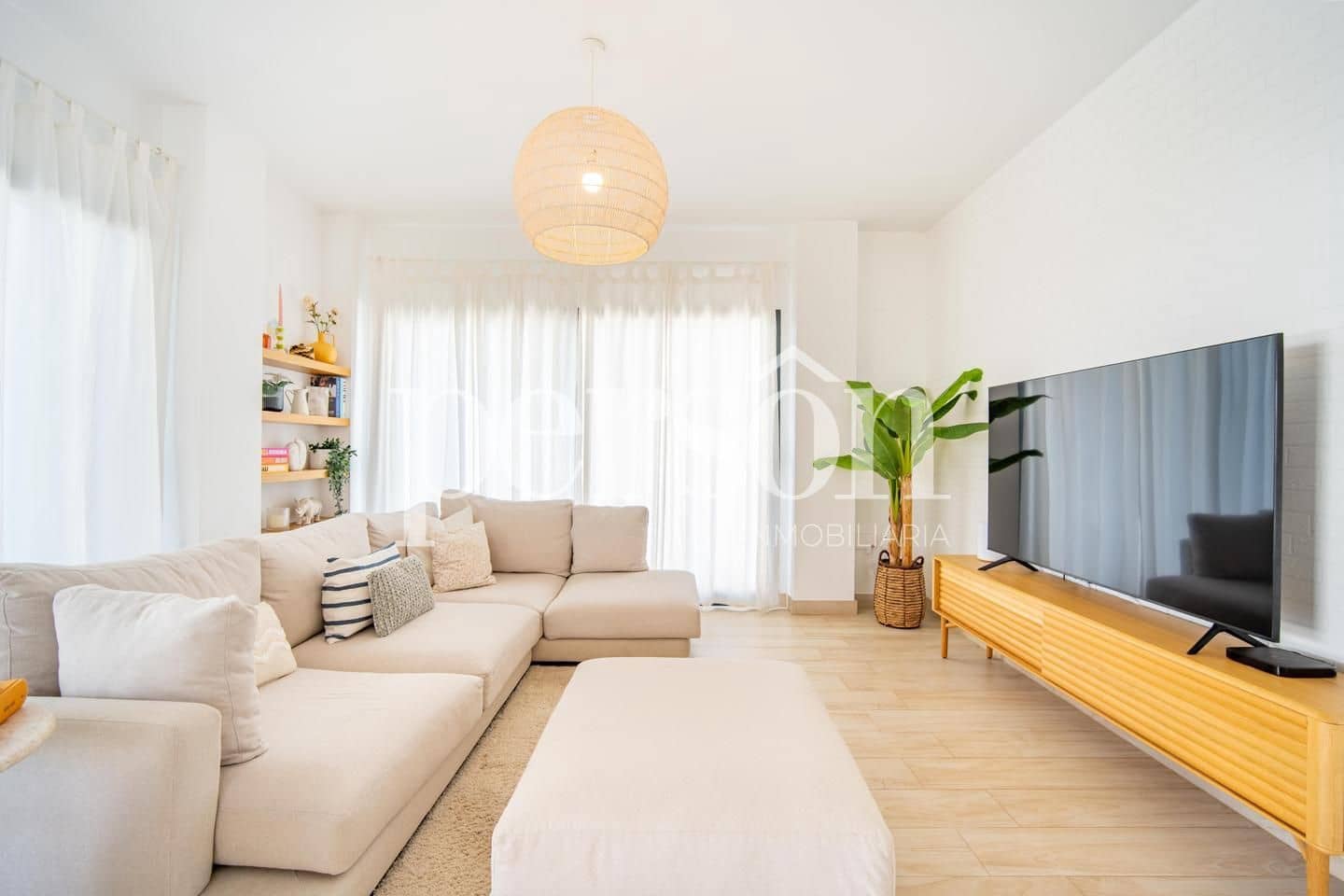 4 bedroom Villa for sale in La Pobla de Vallbona with pool - € 560,000 (Ref: 9838392)