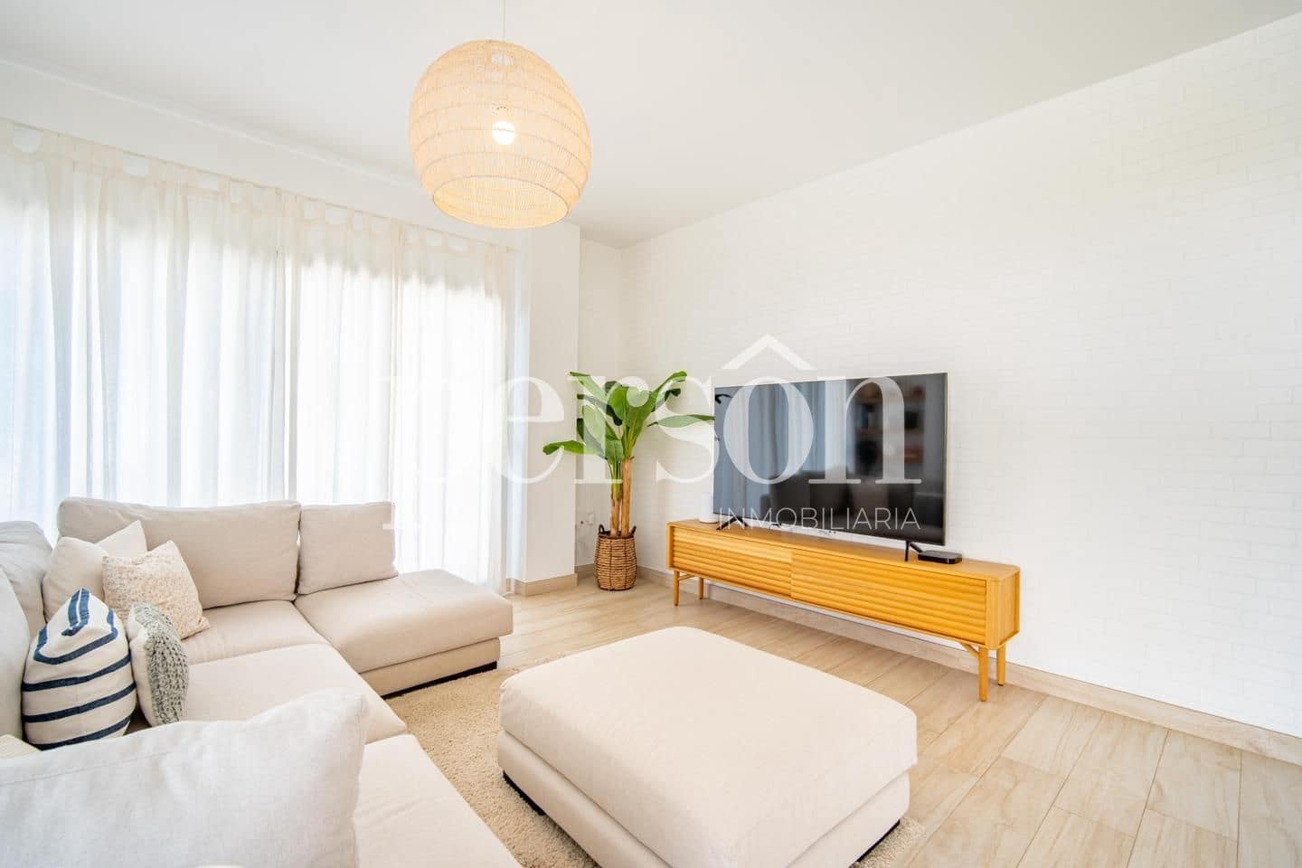 4 bedroom Villa for sale in La Pobla de Vallbona with pool - € 560,000 (Ref: 9838392)