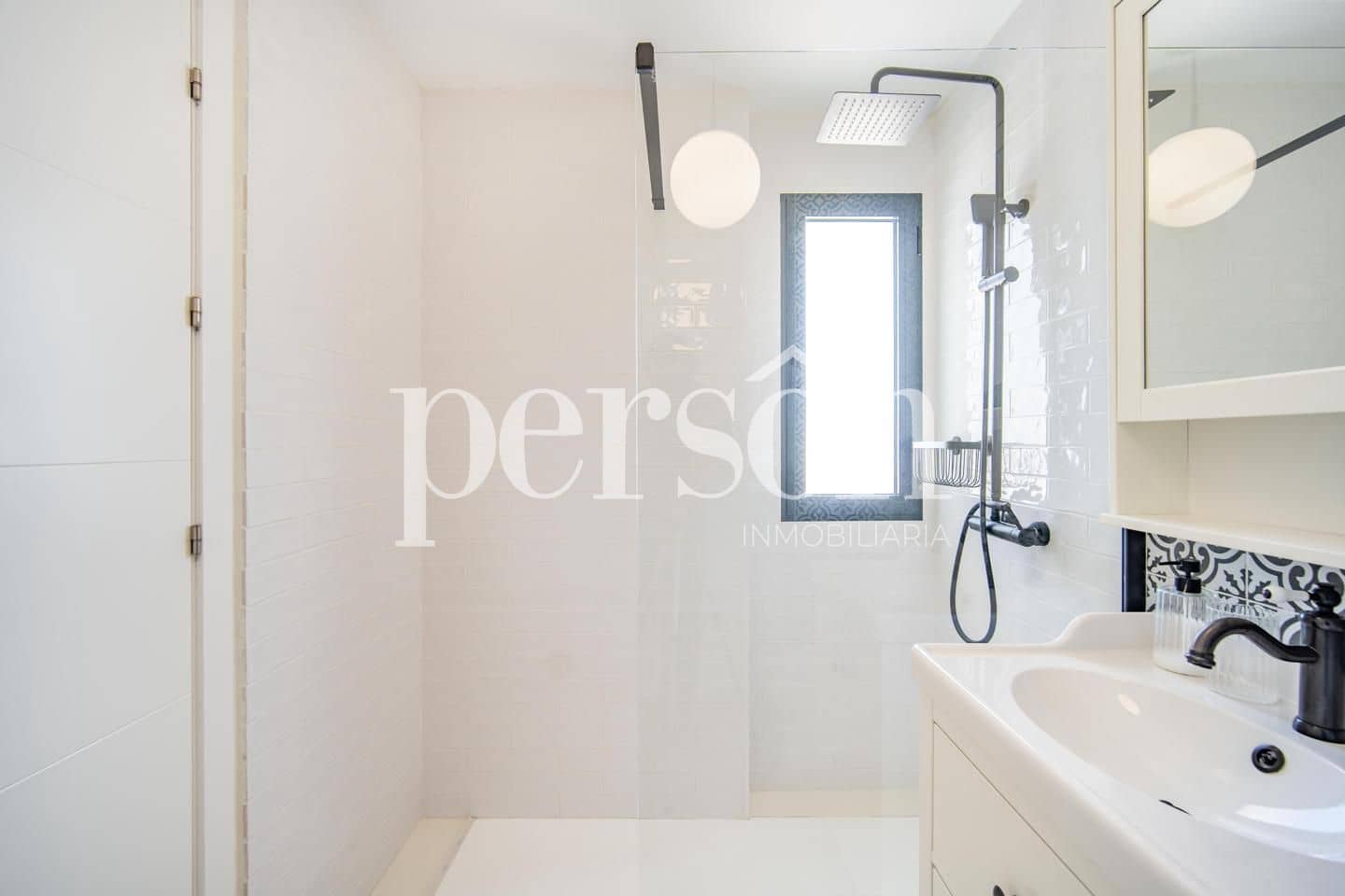 4 bedroom Villa for sale in La Pobla de Vallbona with pool - € 560,000 (Ref: 9838392)