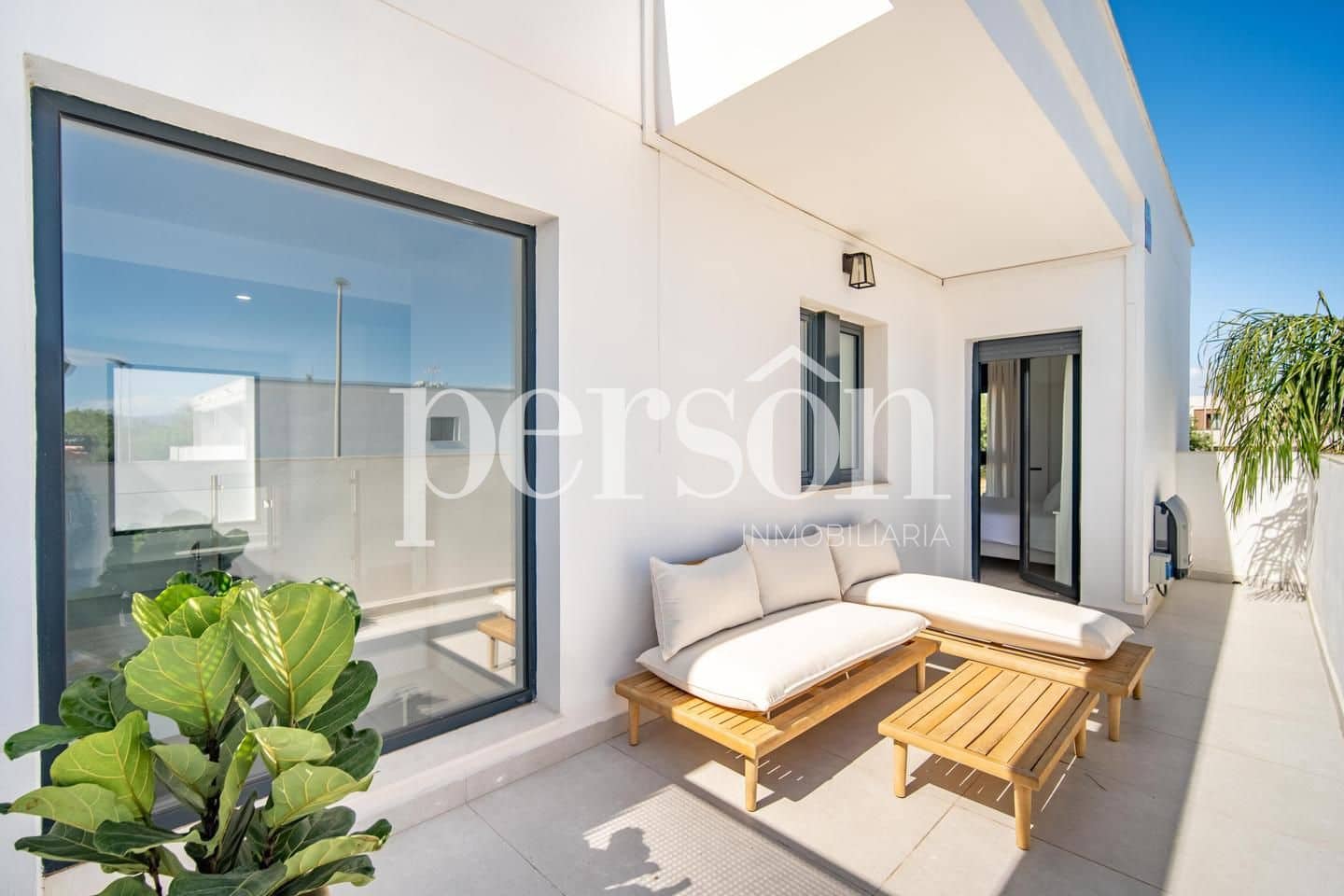 4 bedroom Villa for sale in La Pobla de Vallbona with pool - € 560,000 (Ref: 9838392)