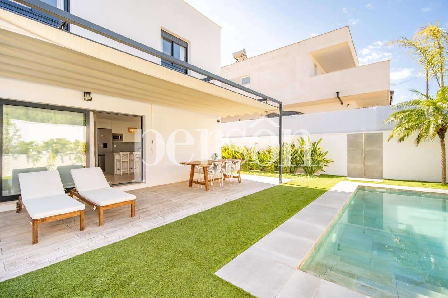 4 bedroom Villa for sale in La Pobla de Vallbona with pool - € 560,000 (Ref: 9838392)
