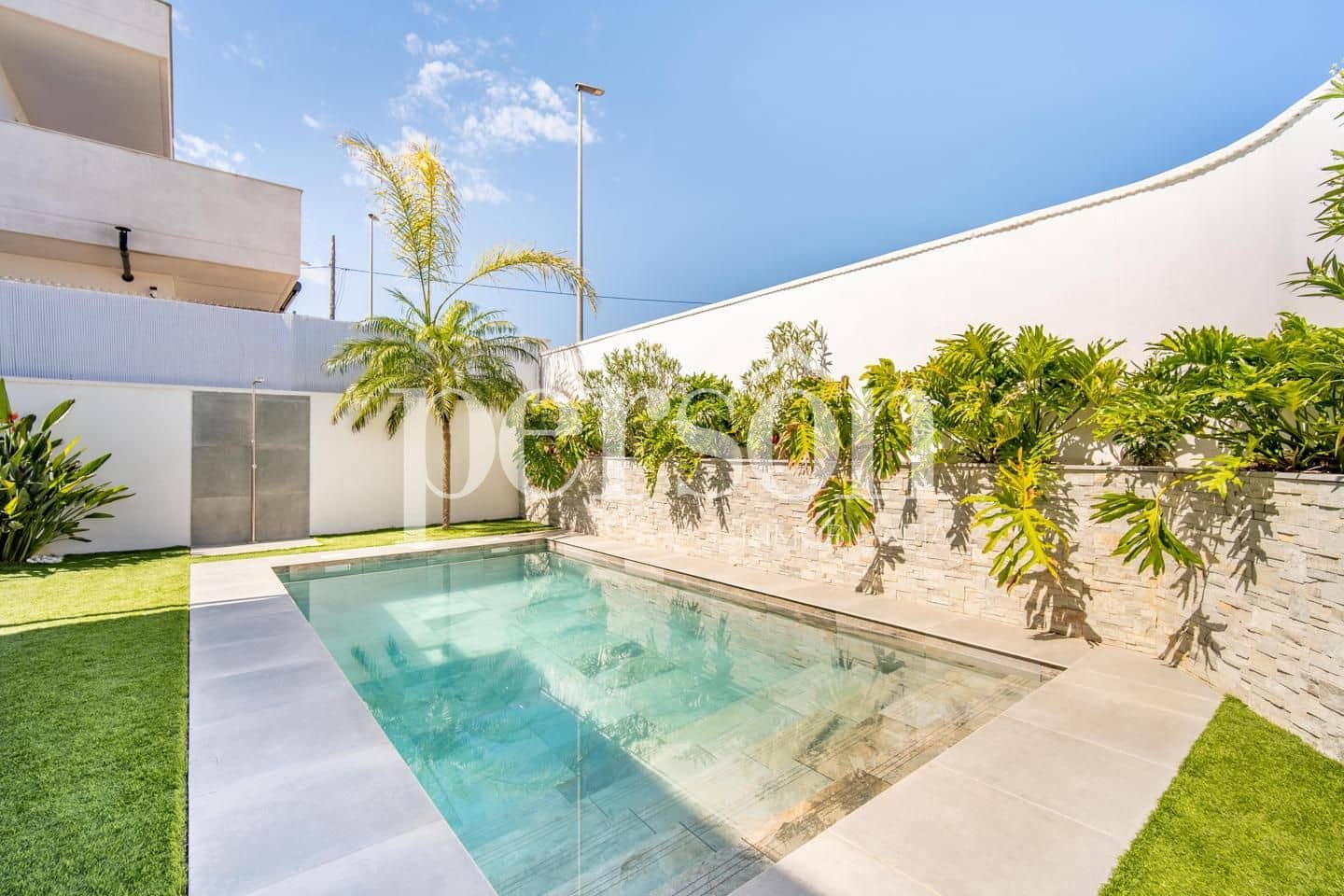 4 bedroom Villa for sale in La Pobla de Vallbona with pool - € 560,000 (Ref: 9838392)