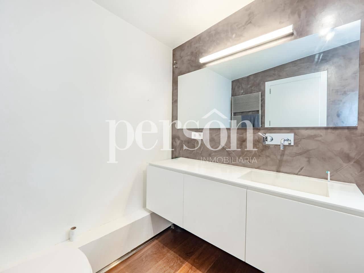 3 bedroom Flat for sale in Valencia city - € 1,200,000 (Ref: 9854399)