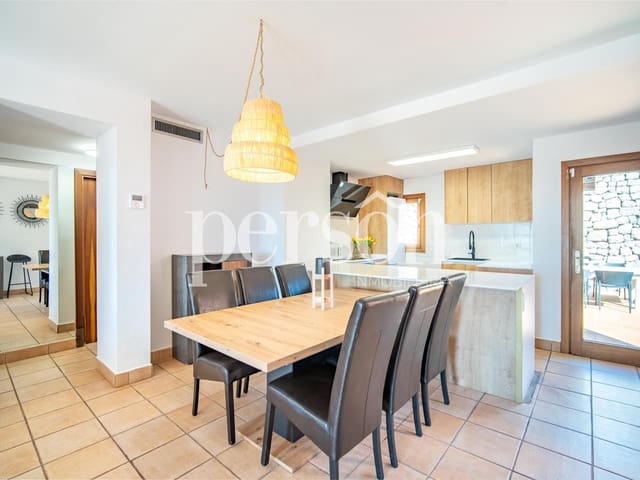 5 sypialnia Willa na sprzedaż w San Jose / Sant Josep de Sa Talaia z basenem garażem - 1 250 000 € (Ref: 9860950)