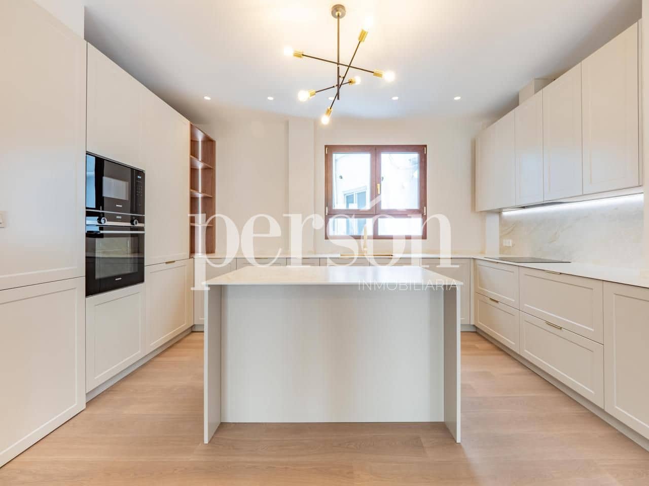 3 slaapkamer Flat te koop in Valencia stad - € 950.000 (Ref: 9865934)