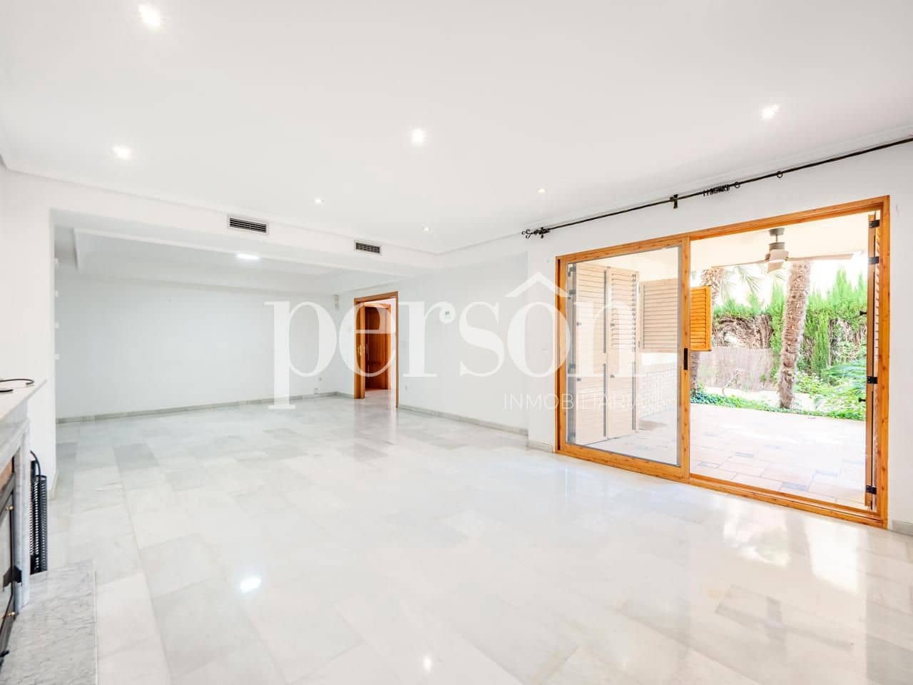 5 slaapkamer Villa te koop in Rocafort met zwembad garage - € 995.000 (Ref: 9882421)