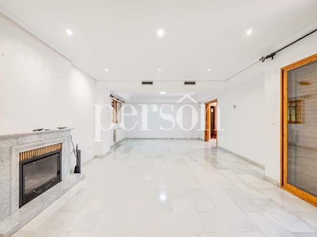 5 slaapkamer Villa te koop in Rocafort met zwembad garage - € 995.000 (Ref: 9882421)