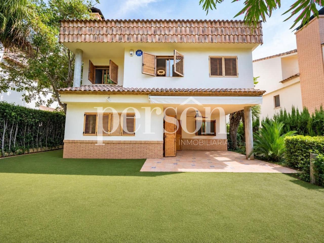 5 slaapkamer Villa te koop in Rocafort met zwembad garage - € 995.000 (Ref: 9882421)