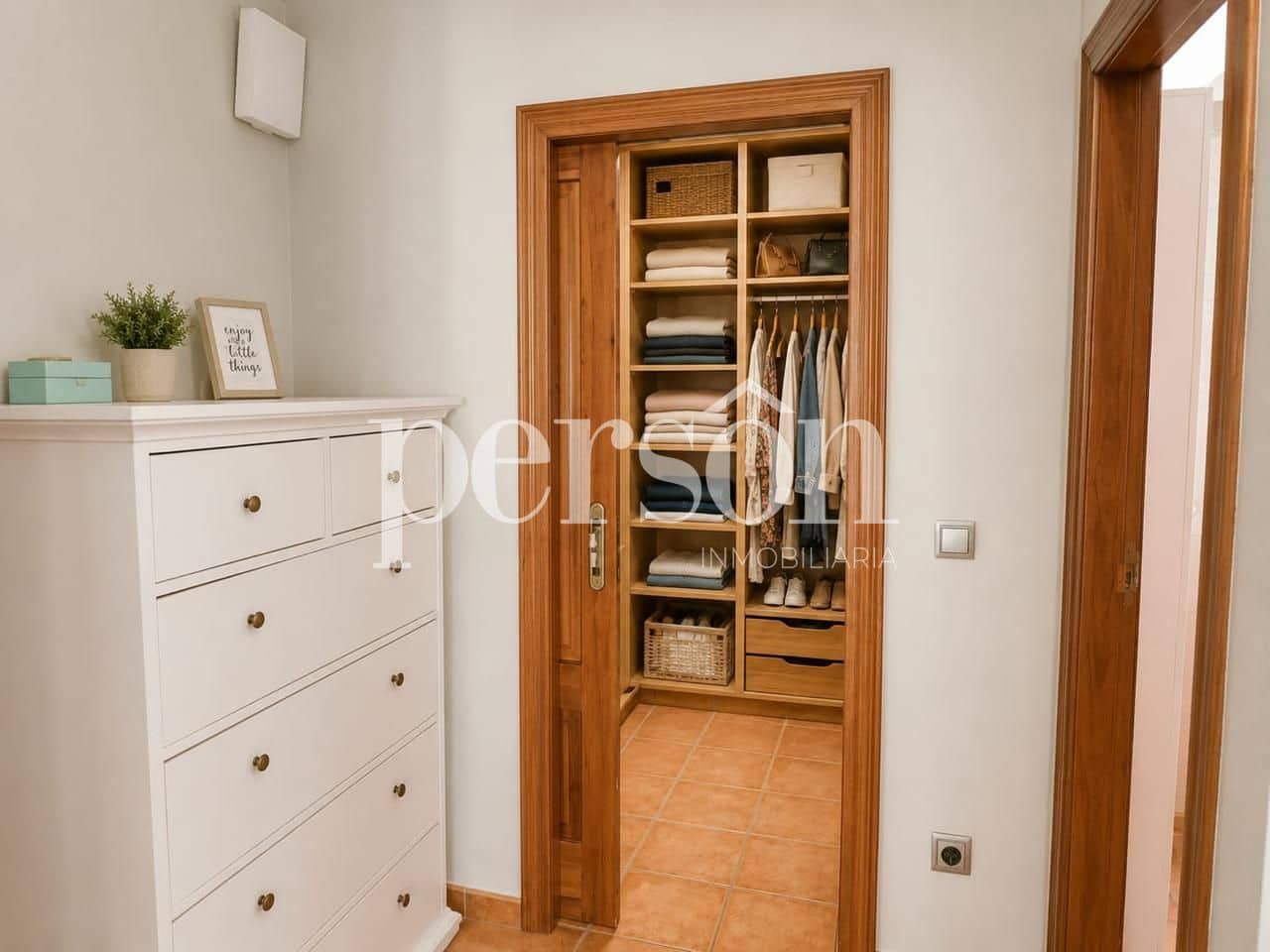 4 bedroom Villa for sale in Betera with pool garage - € 1,500,000 (Ref: 9895363)