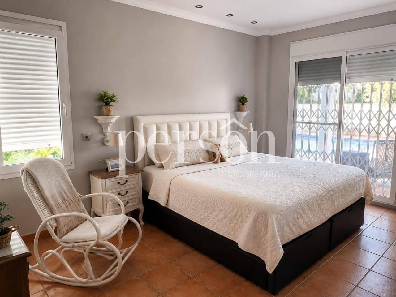 4 bedroom Villa for sale in Betera with pool garage - € 1,500,000 (Ref: 9895363)