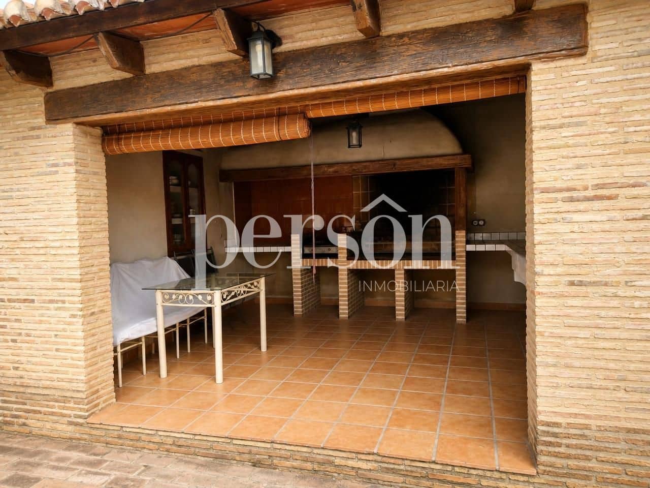 4 bedroom Villa for sale in Betera with pool garage - € 1,500,000 (Ref: 9895363)