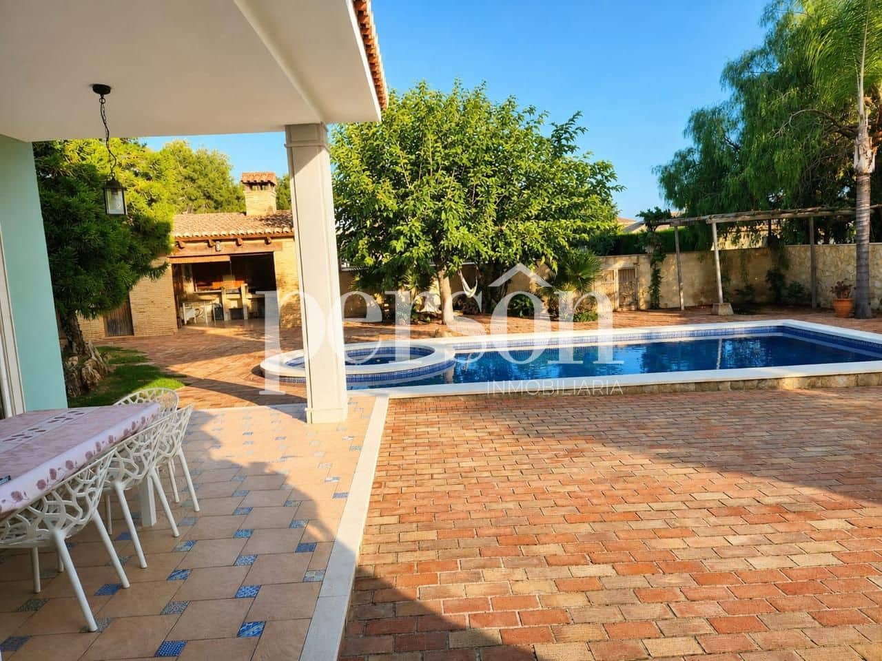 4 bedroom Villa for sale in Betera with pool garage - € 1,500,000 (Ref: 9895363)