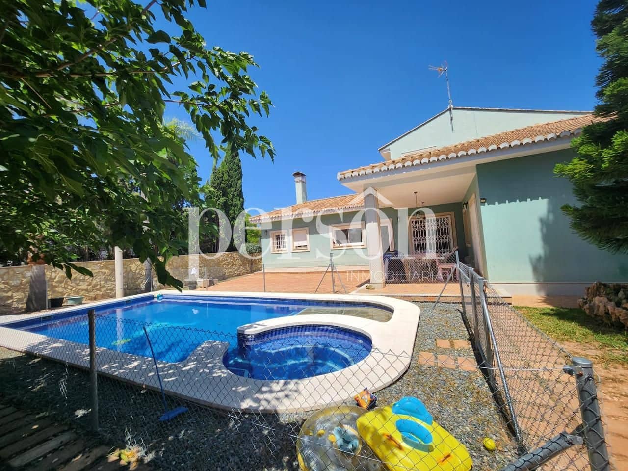 4 bedroom Villa for sale in Betera with pool garage - € 1,500,000 (Ref: 9895363)