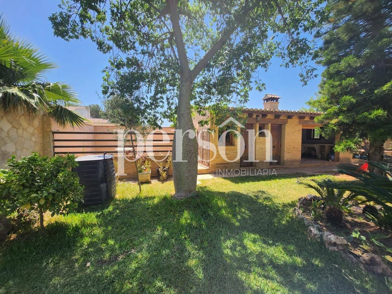 4 bedroom Villa for sale in Betera with pool garage - € 1,500,000 (Ref: 9895363)