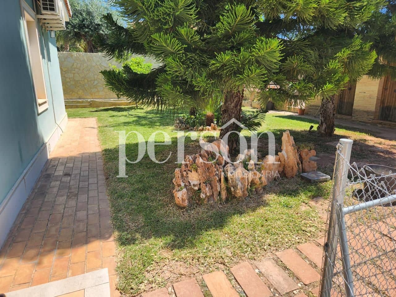 4 bedroom Villa for sale in Betera with pool garage - € 1,500,000 (Ref: 9895363)
