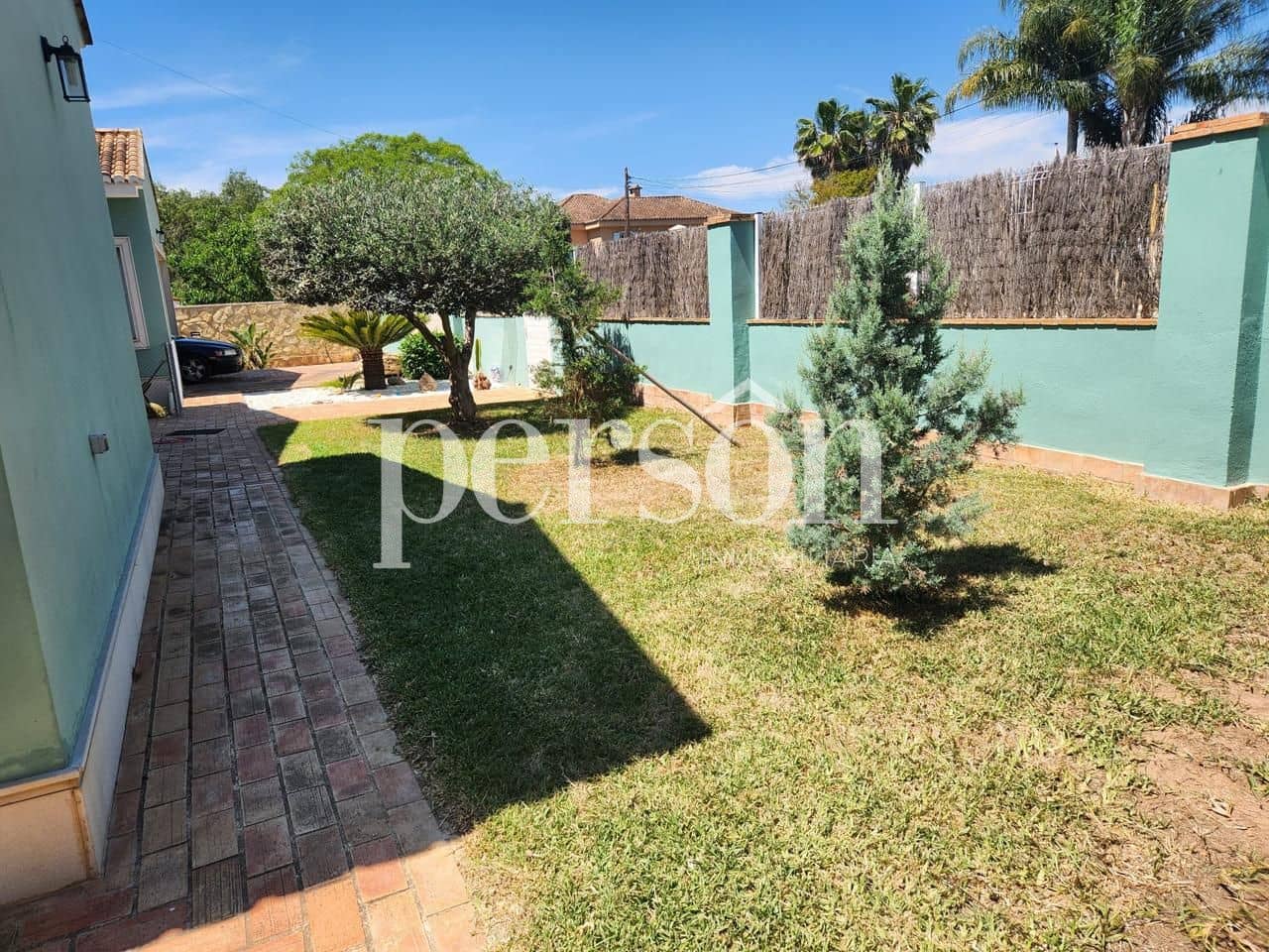 4 bedroom Villa for sale in Betera with pool garage - € 1,500,000 (Ref: 9895363)