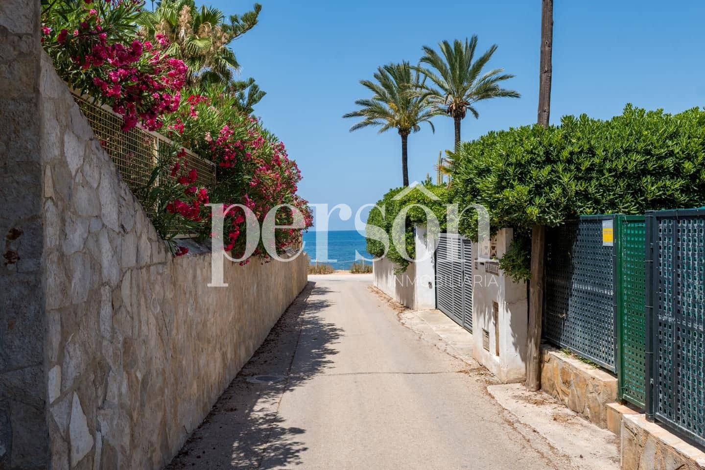 5 bedroom Villa for sale in Denia with pool garage - € 2,990,000 (Ref: 9973809)