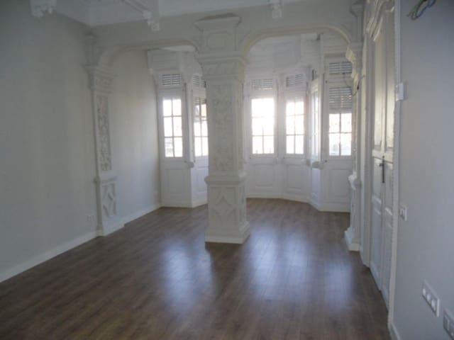 4 makuuhuone Asunto vuokrattavana paikassa La Gran Via, Valencia kaupunki - 3 000 € (Ref: 10044211)