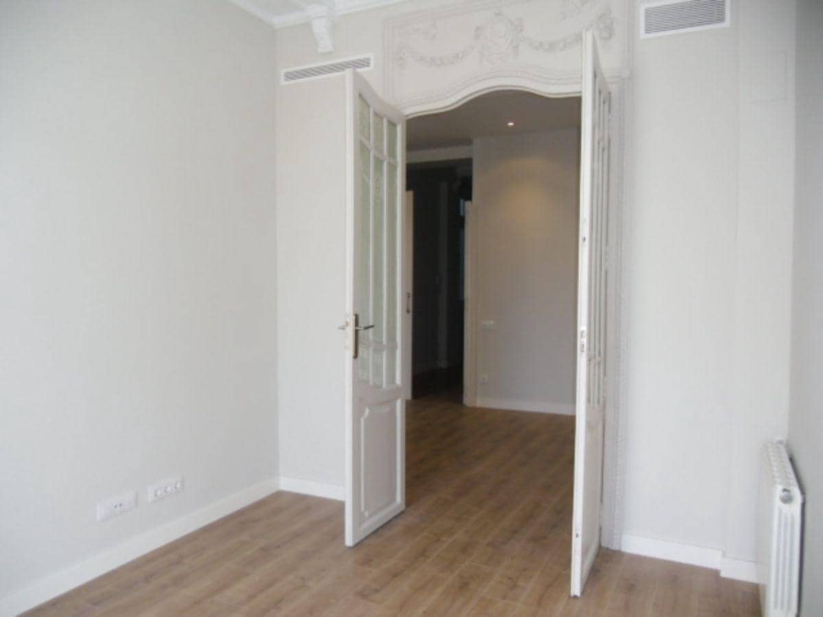 4 makuuhuone Asunto vuokrattavana paikassa Valencia kaupunki - 3 000 € (Ref: 10044211)