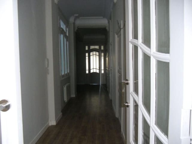 4 makuuhuone Asunto vuokrattavana paikassa La Gran Via, Valencia kaupunki - 3 000 € (Ref: 10044211)