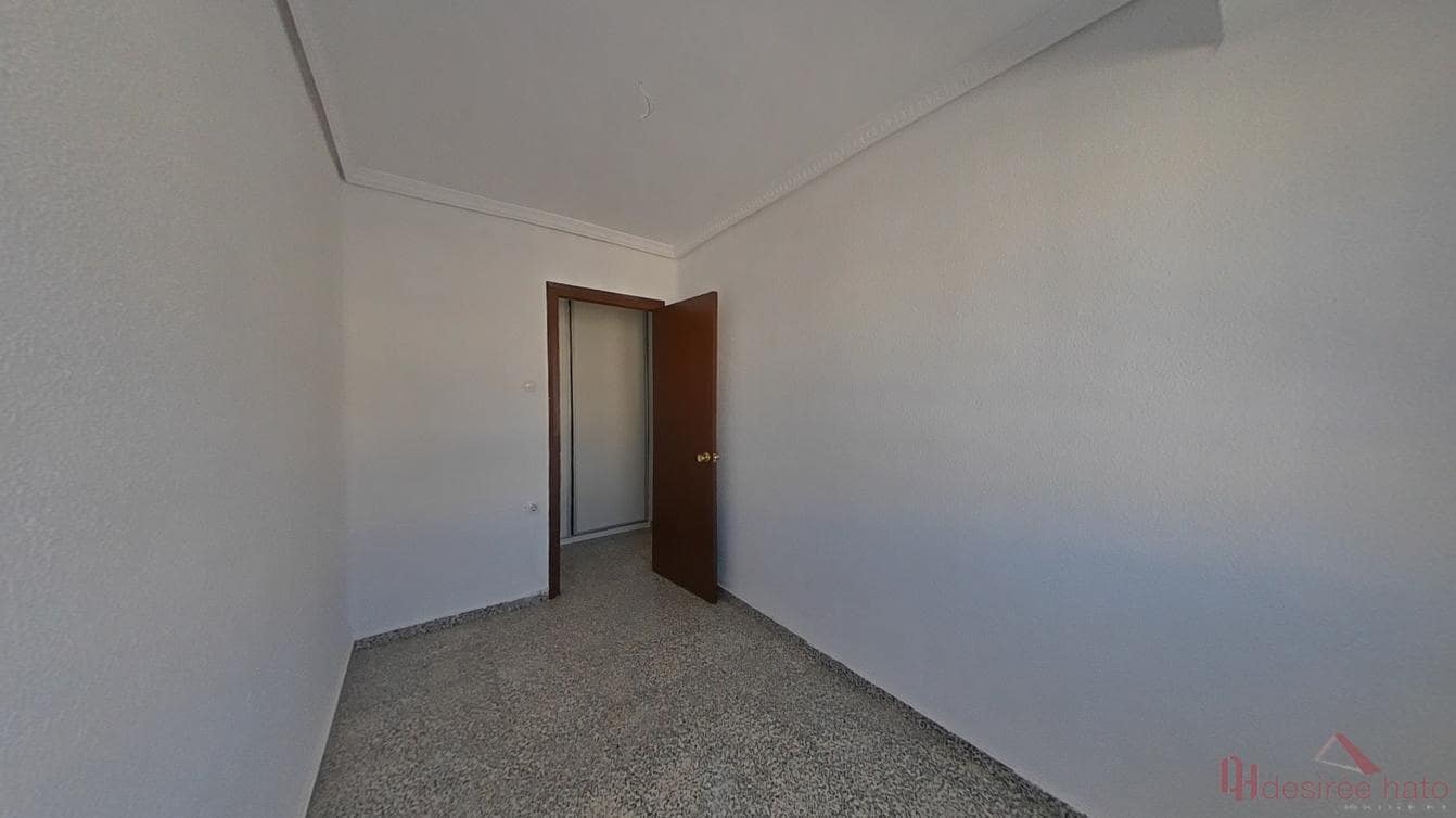 Piso de 3 habitaciones en València ciudad en venta - 199.000 € (Ref: 10075593)