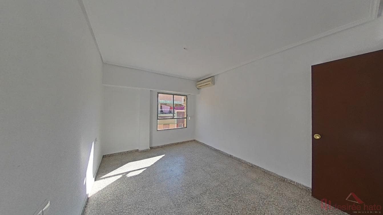 Piso de 3 habitaciones en València ciudad en venta - 199.000 € (Ref: 10075593)
