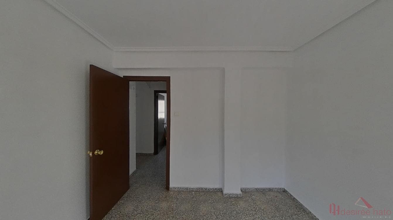 Piso de 3 habitaciones en València ciudad en venta - 199.000 € (Ref: 10075593)