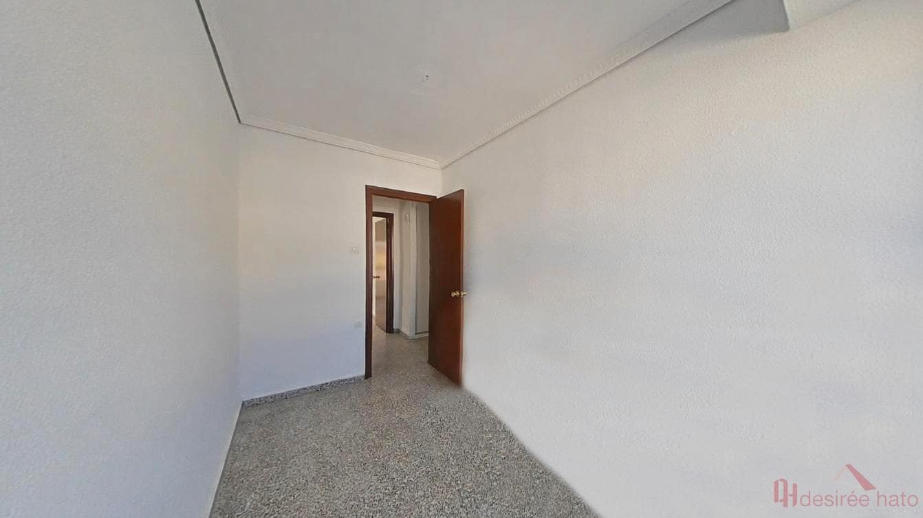 Piso de 3 habitaciones en València ciudad en venta - 199.000 € (Ref: 10075593)