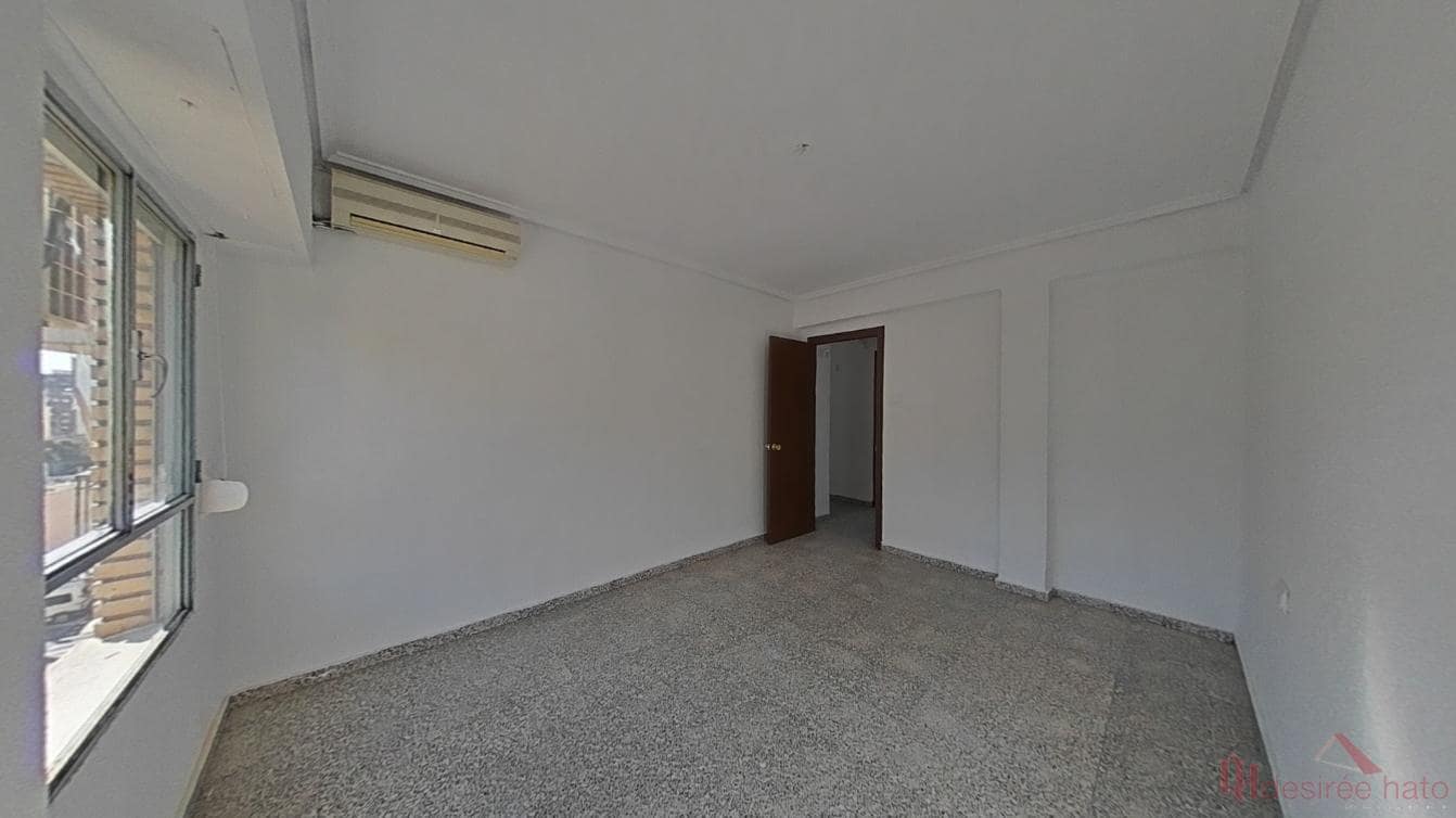 Piso de 3 habitaciones en València ciudad en venta - 199.000 € (Ref: 10075593)